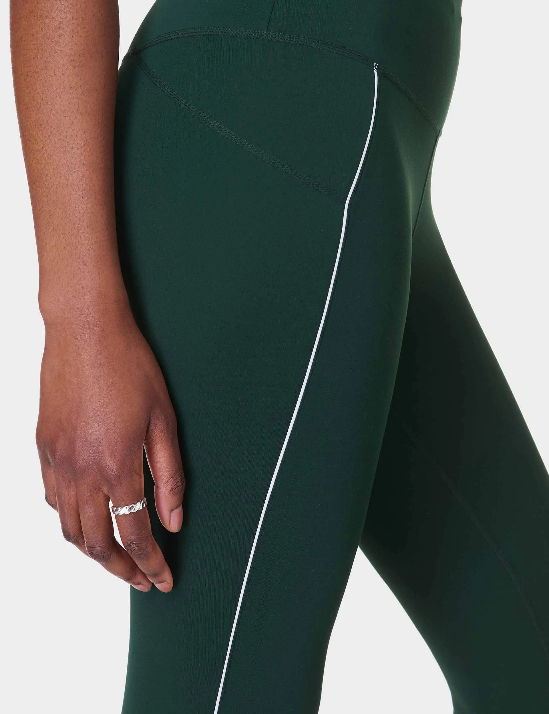 Ganztägig aktive Kontrastpaspelierung 7/8-Leggings - Zedergrün