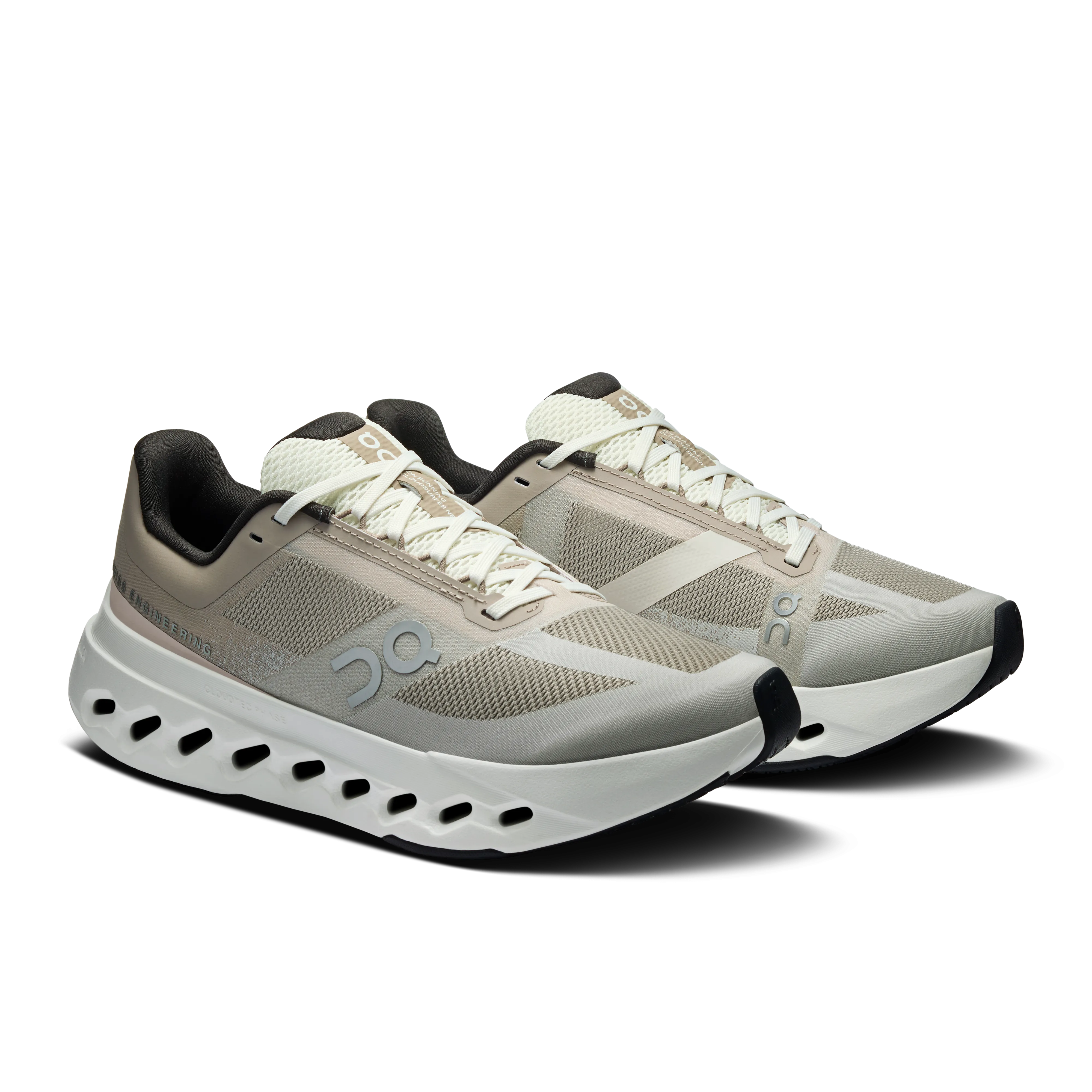 Herren Chubbies auf Damen Cloudsurfer Next Schuhen - Nebel / Elfenbein