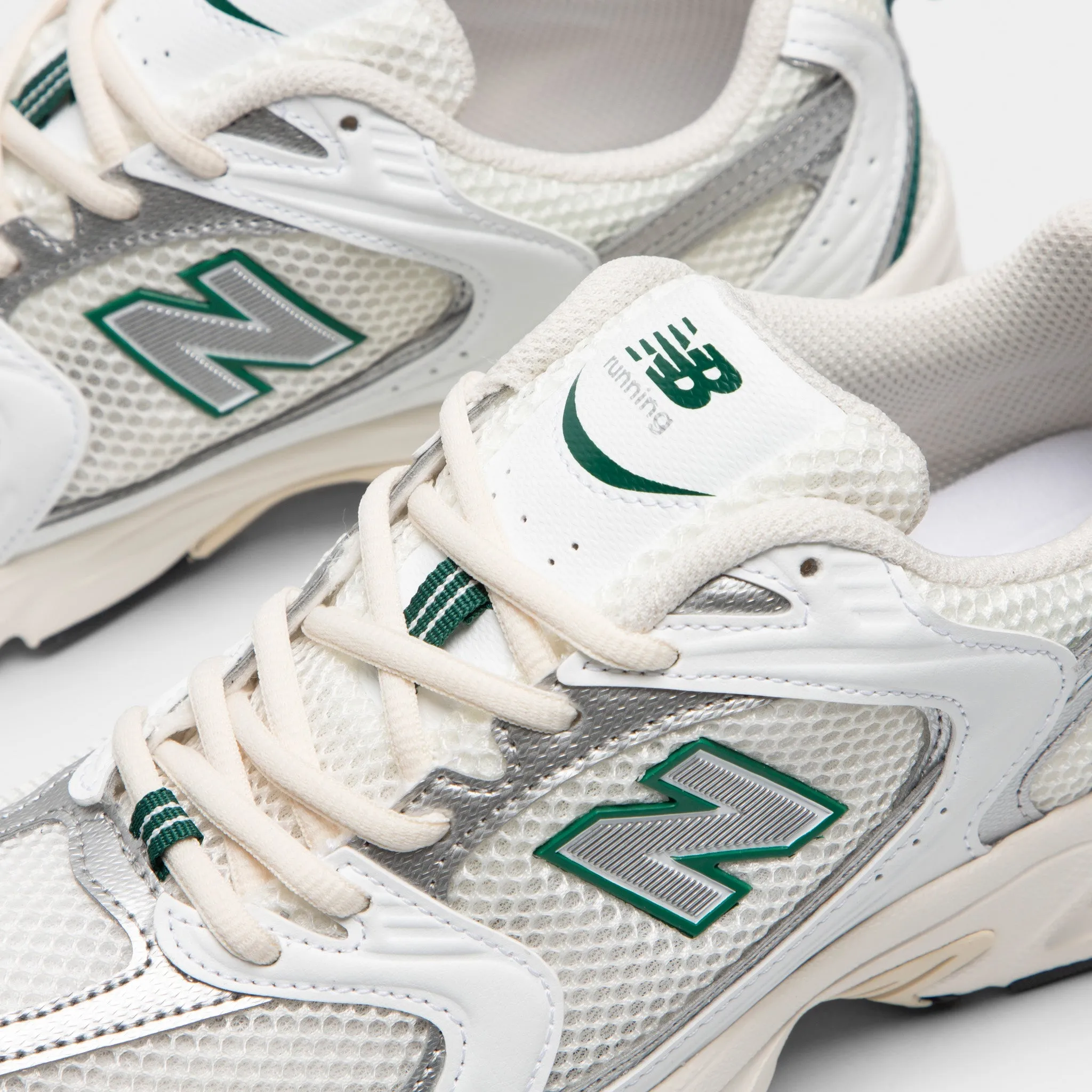 New Balance 530 Meersalz / Weiß - Sumpfgrün