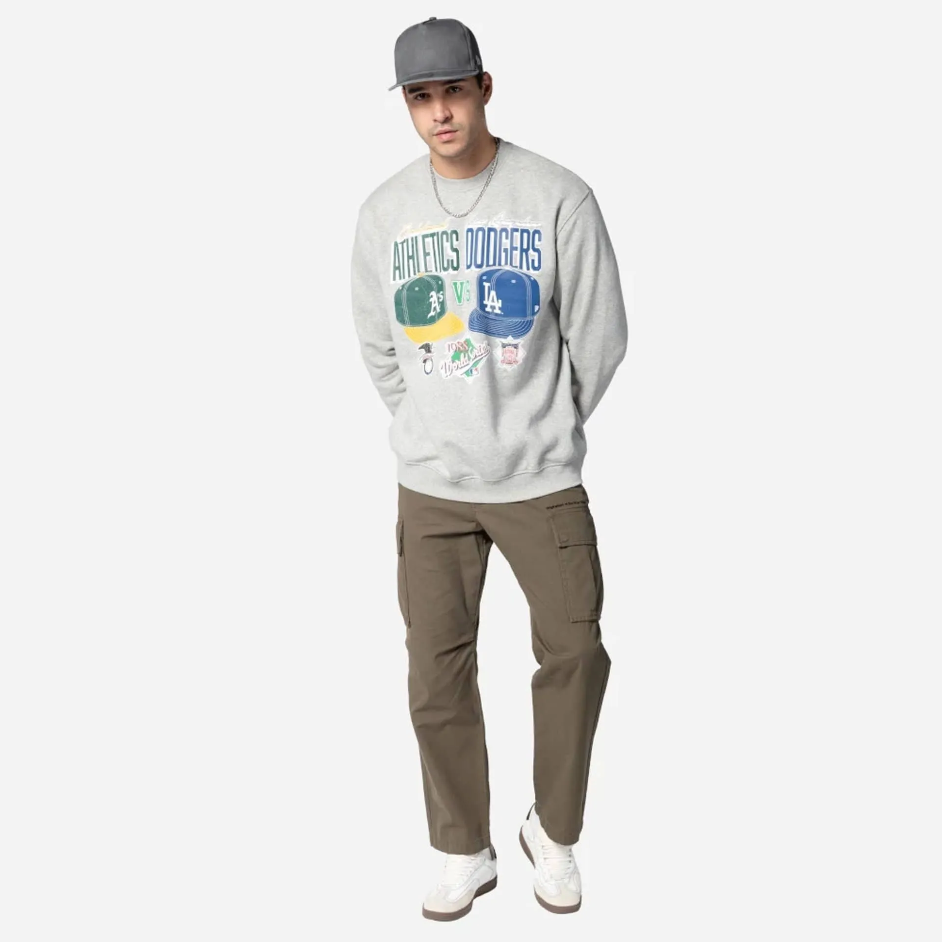New Era Sweatshirts und Hoodies Oakland Athletics VS LA Dodgers MLB Duelle Logos Sport Klassisches Graues Crewneck Sweater