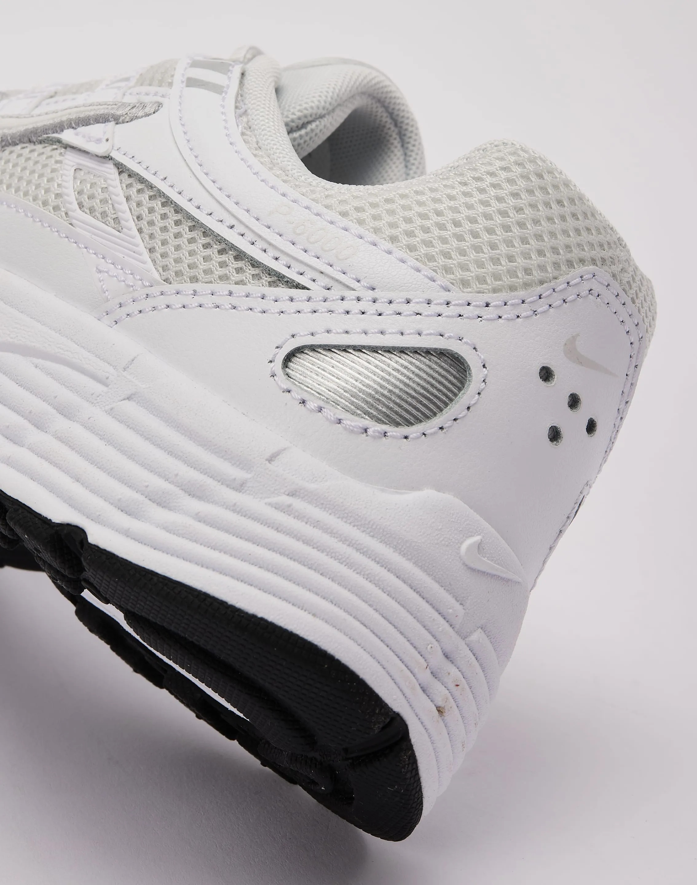 Nike P-6000 Grundschule