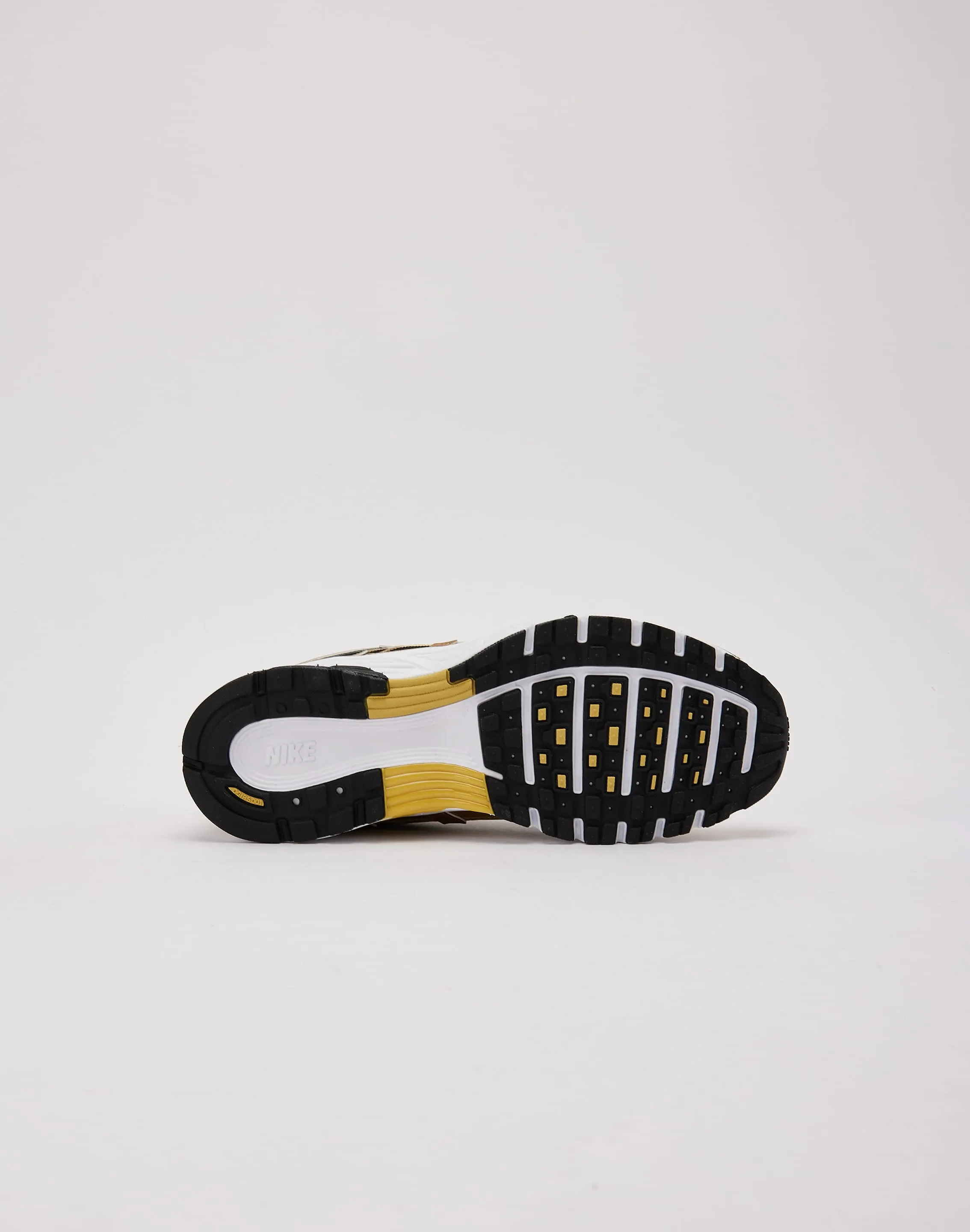 Nike P-6000 Grundschule