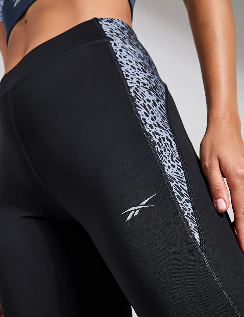Lauf-Leggings mit Druck - Nachtschwarz