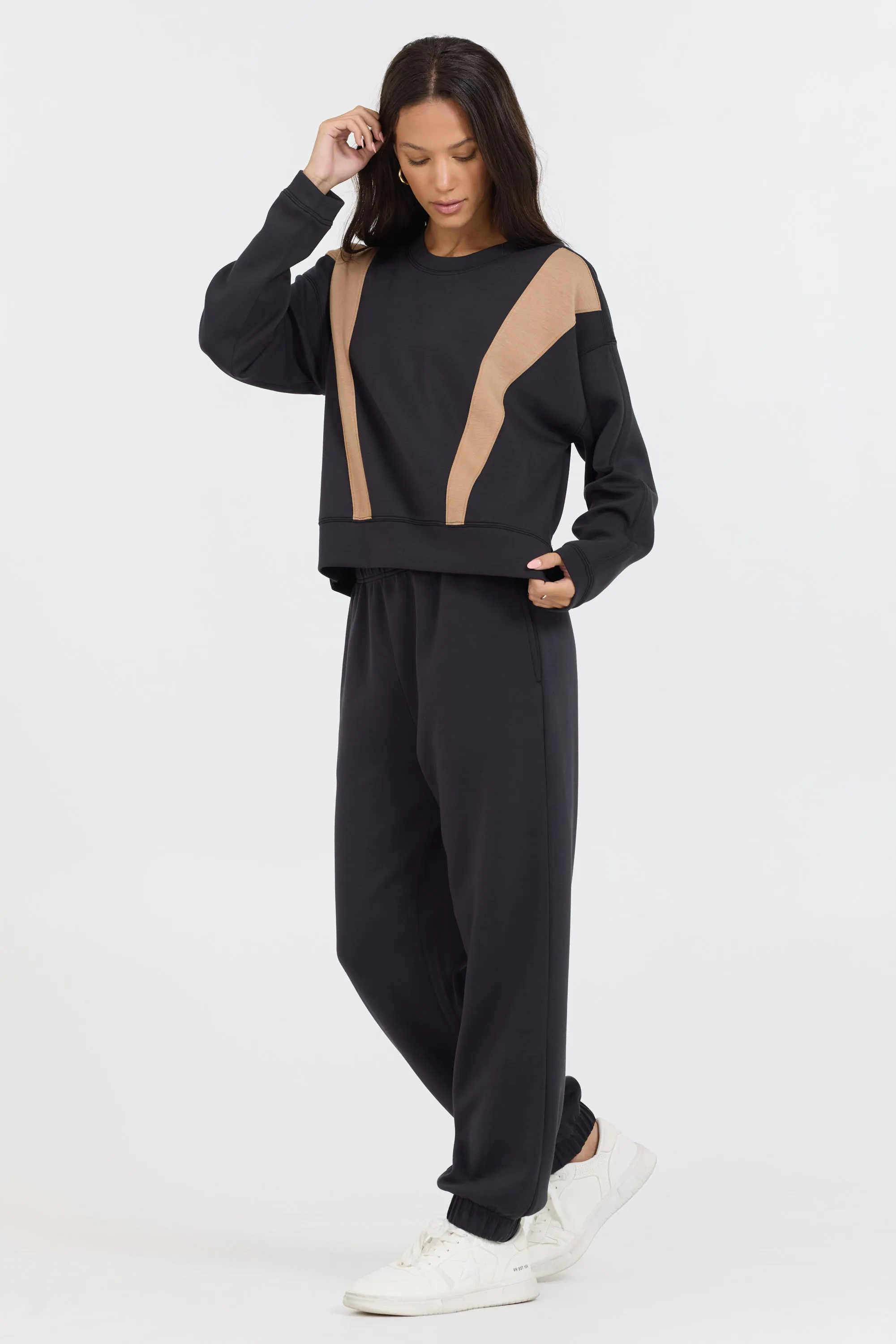 Schwarz/Karamell Colorblock-Einsatz Cloud Fleece Pullover