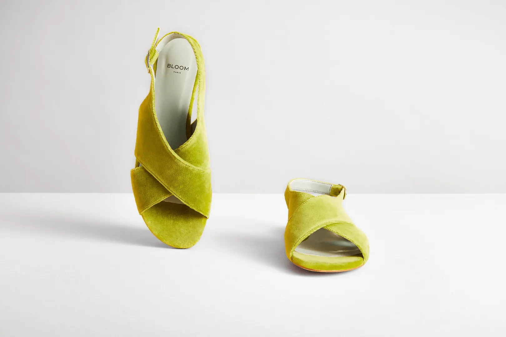 Baumwoll-Samt Vegane Crossover Slingback Sandalen | Acido Grün
