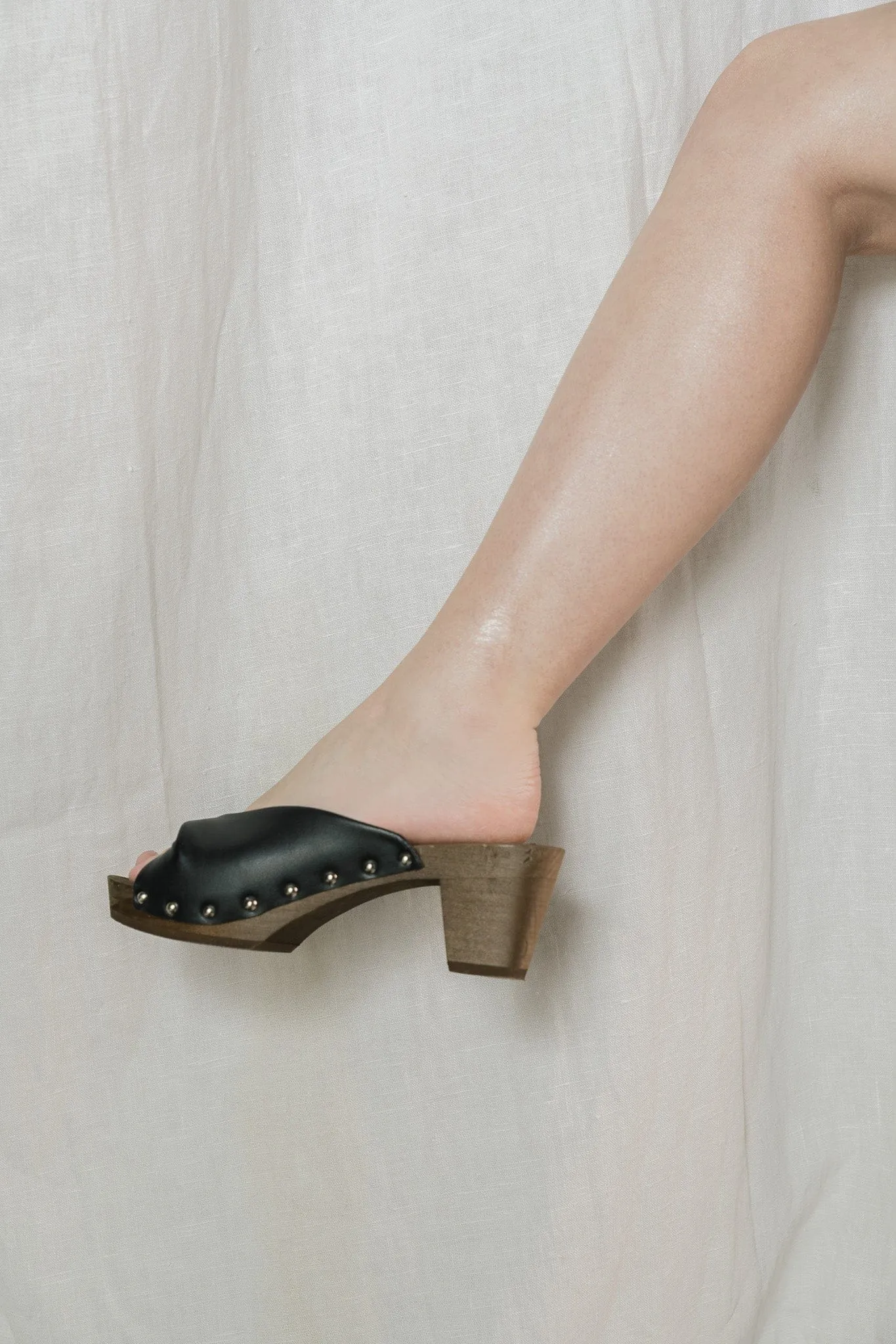 Vegane Clogs aus Traubenleder | Schwarz
