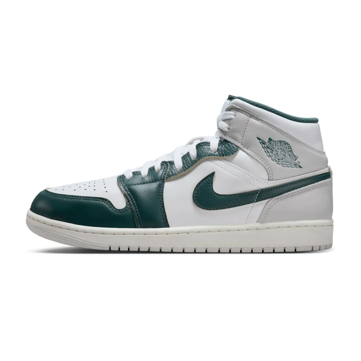 Herren Air Jordan 1 Mid SE Basketballschuh in Weiß/Oxidiertes Grün-Segeltuch