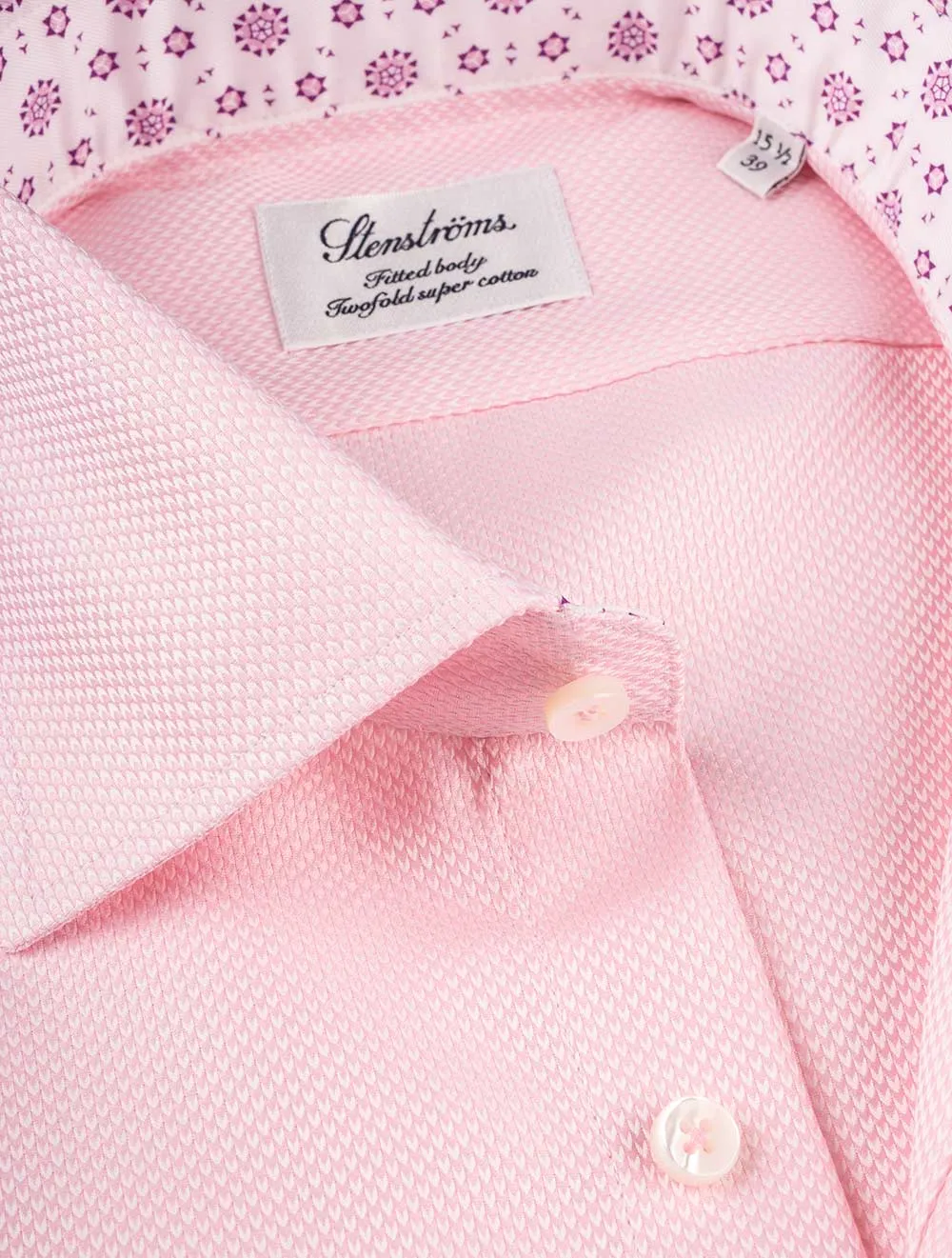 Rosa Blumen-Einlage Figurbetontes Shirt